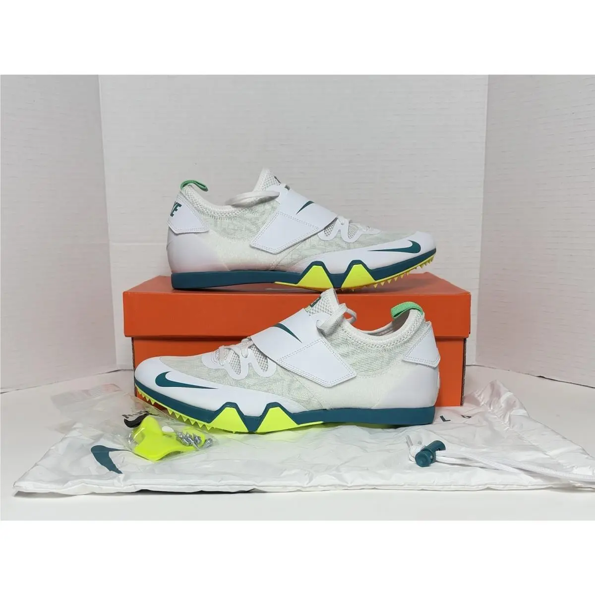 Size 11 Nike Pole Vault Elite Mens Track Field Jumping Spikes Shoes FZ9649-100