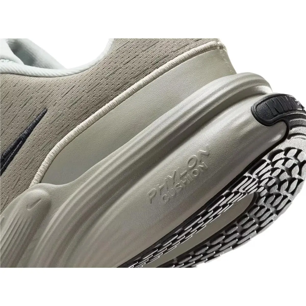 Nike shoes - Silver/Black 16