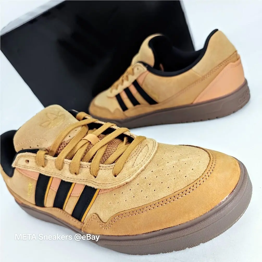 Adidas shoes - adidas Tyshawn - Tyshawn - JI0851 - Mesa / Core Black / Gum 4