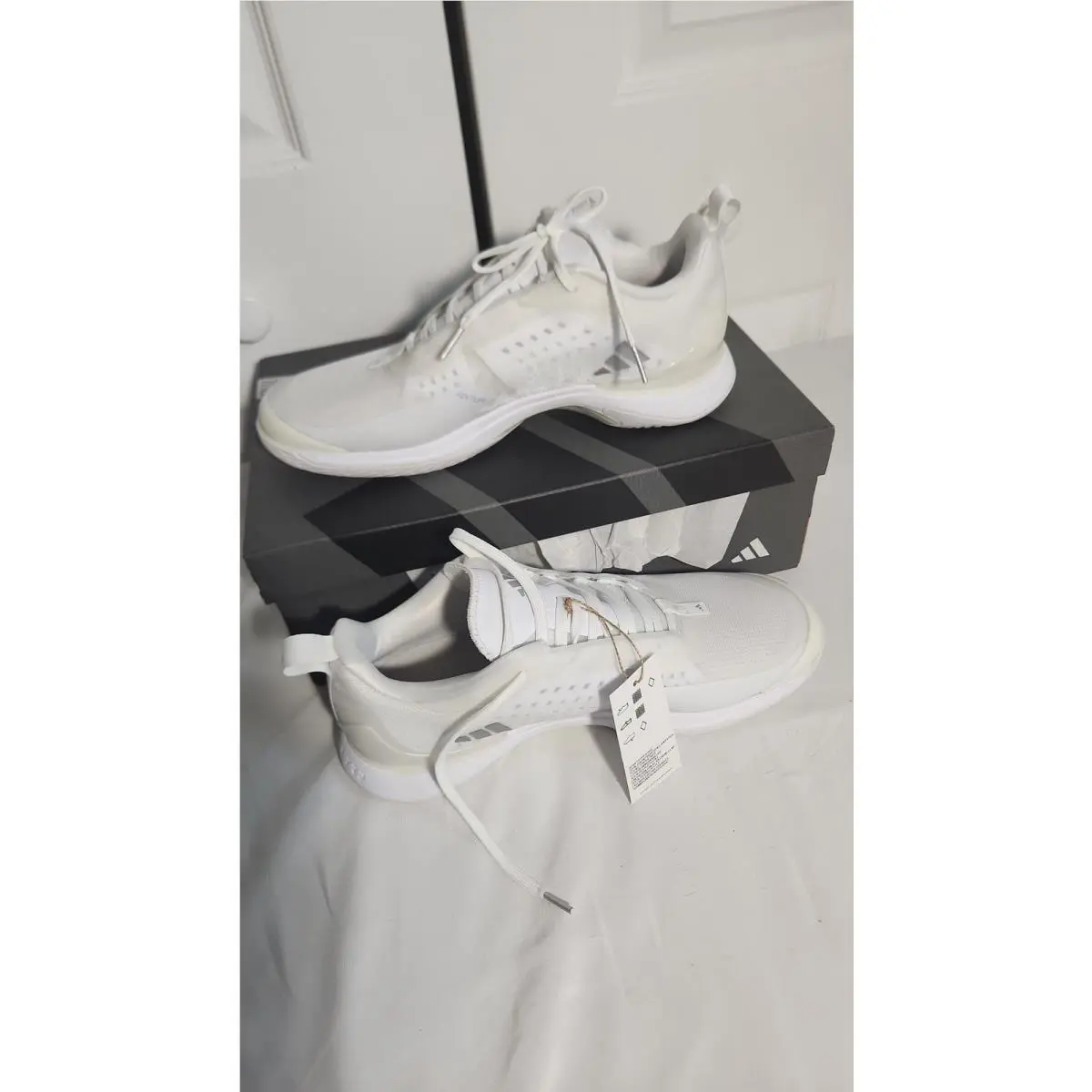 Adidas Avacourt Tennis Shoes White Silver Women`s Size 10 HQ8404