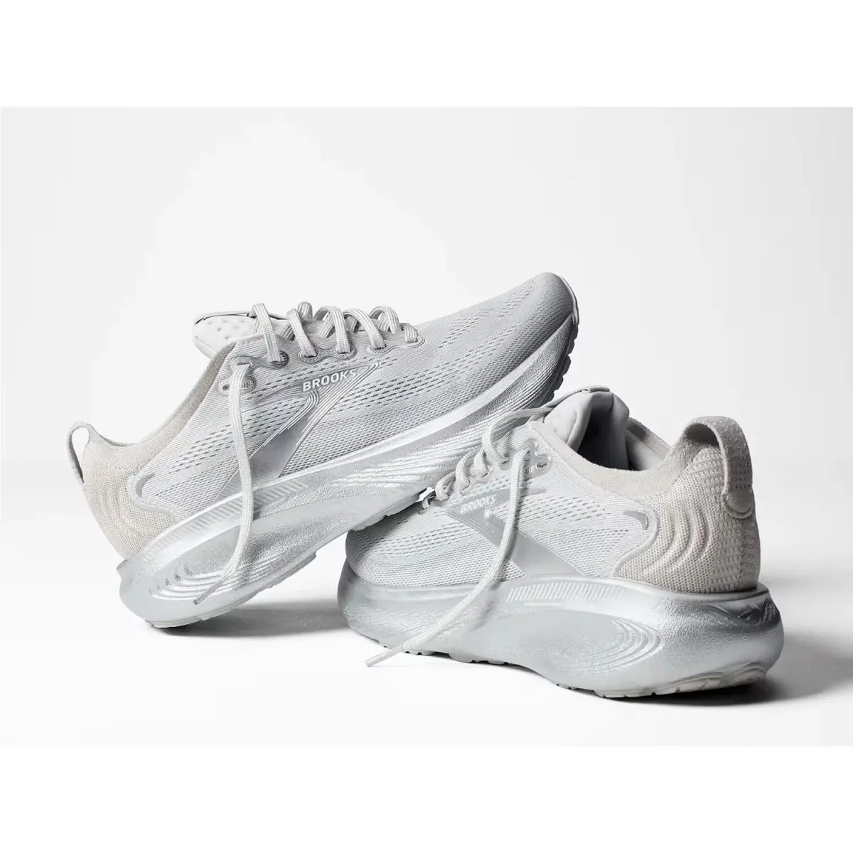 Brooks shoes - Silver 6