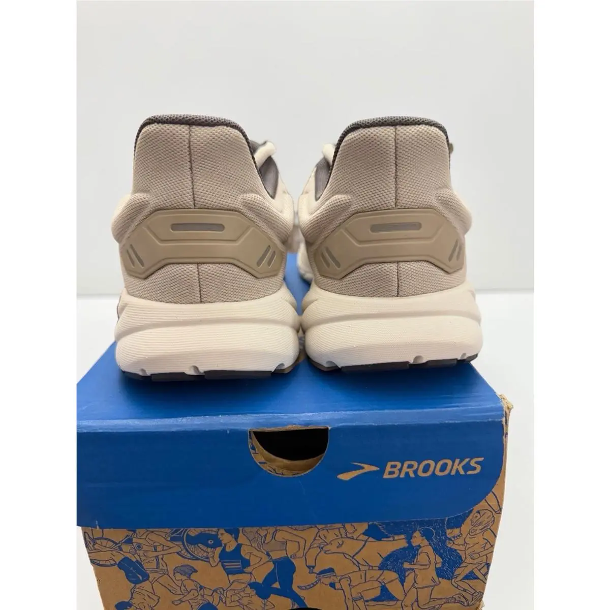 Brooks shoes - Brooks Anthem - Anthem - White (UPC: 195394406399) 9