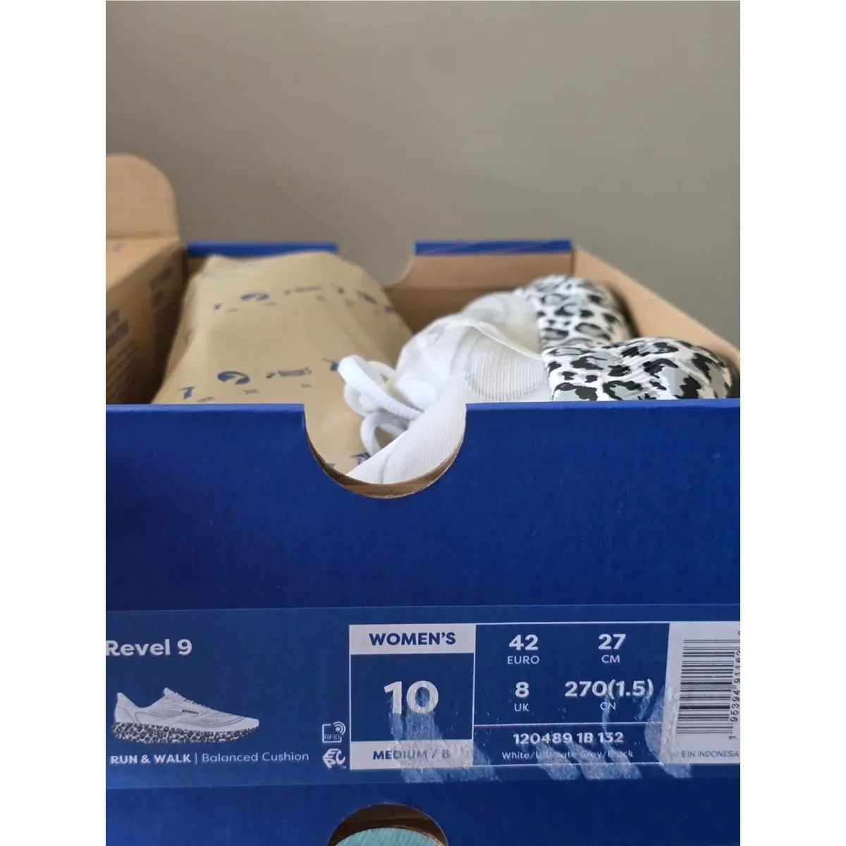 Brooks shoes - Brooks Revel - Revel - White 10