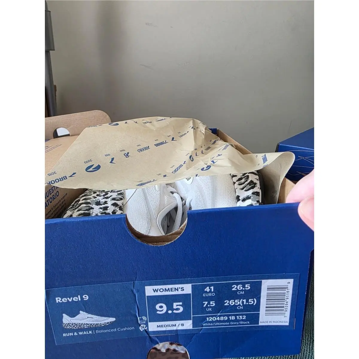 Brooks shoes - Brooks Revel - Revel - White 6