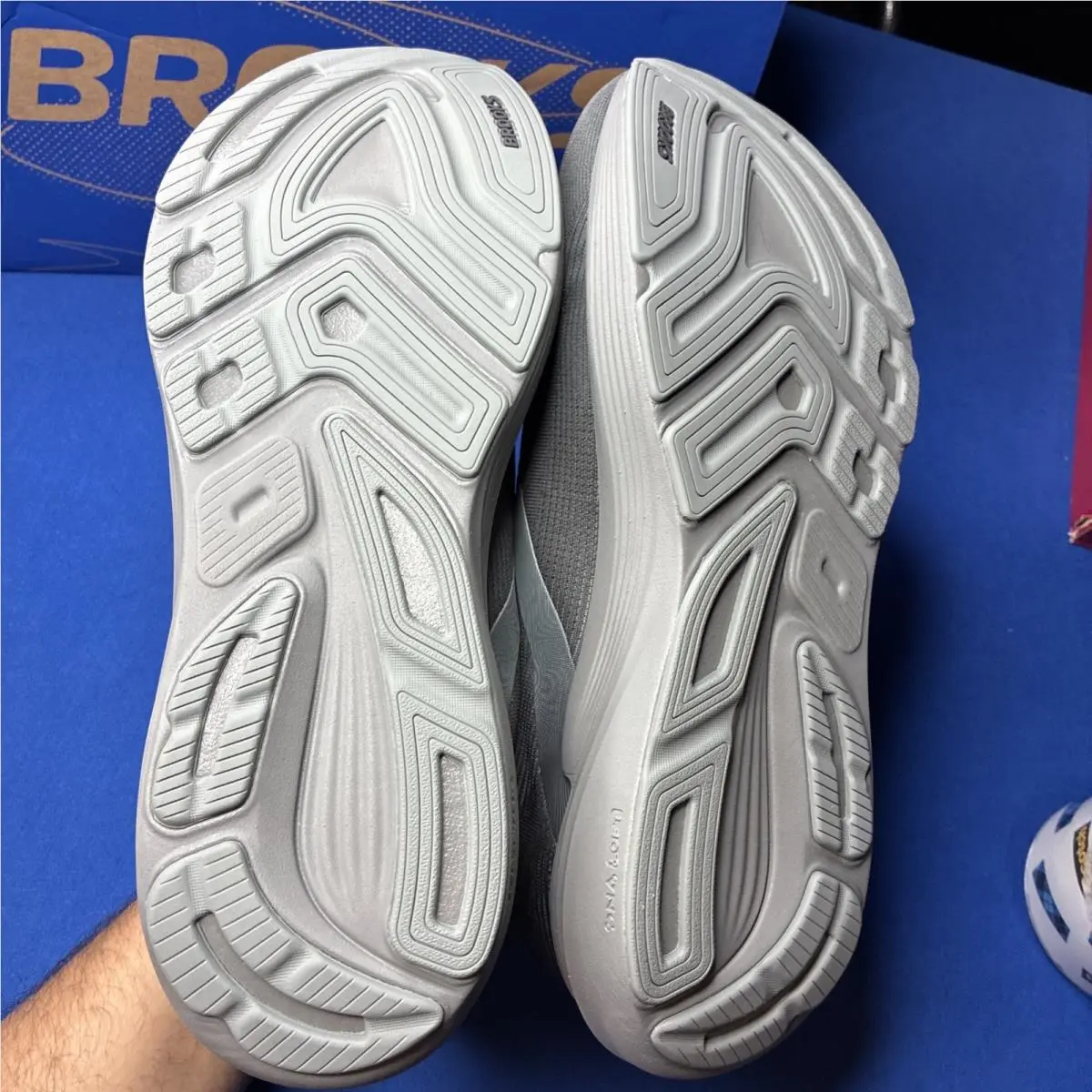 Brooks shoes - Brooks Revel - Revel - 120468-2E-014 - Gray 3