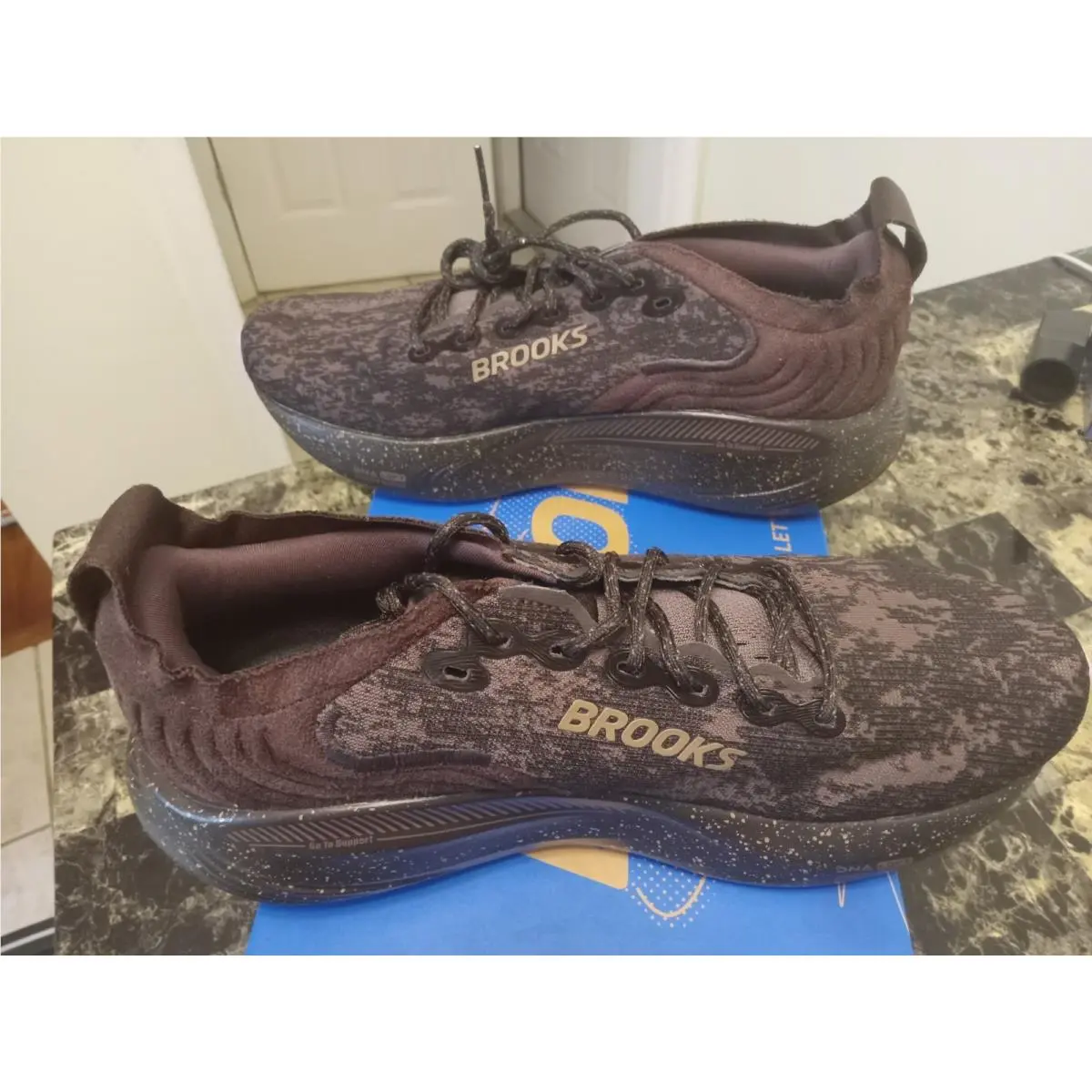 Brooks shoes - Black/Brown/Pink (UPC: 195394799118) 0