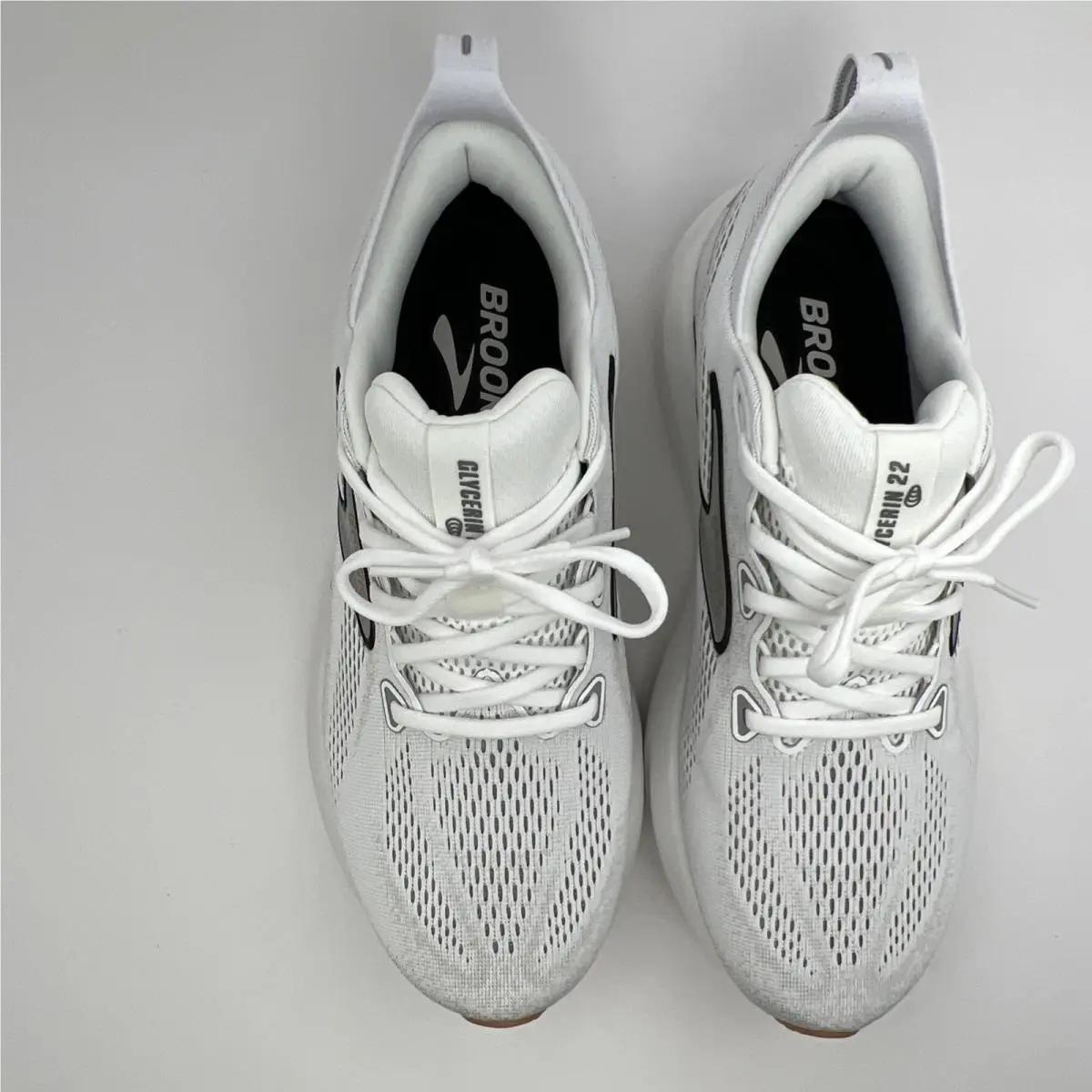 Brooks shoes - Brooks Glycerin 22 - Glycerin - 120434-1D-135 - White, Grey, Black (UPC: 195394677225) 0
