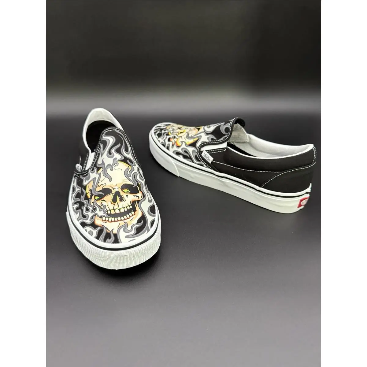 Vans shoes - VANS Classics - Classics - VN0009Q7BMX - White 9