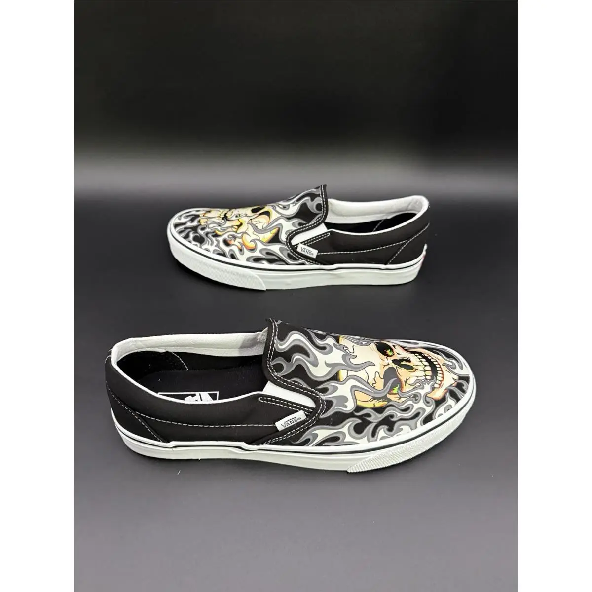 Vans shoes - VANS Classics - Classics - VN0009Q7BMX - White 23