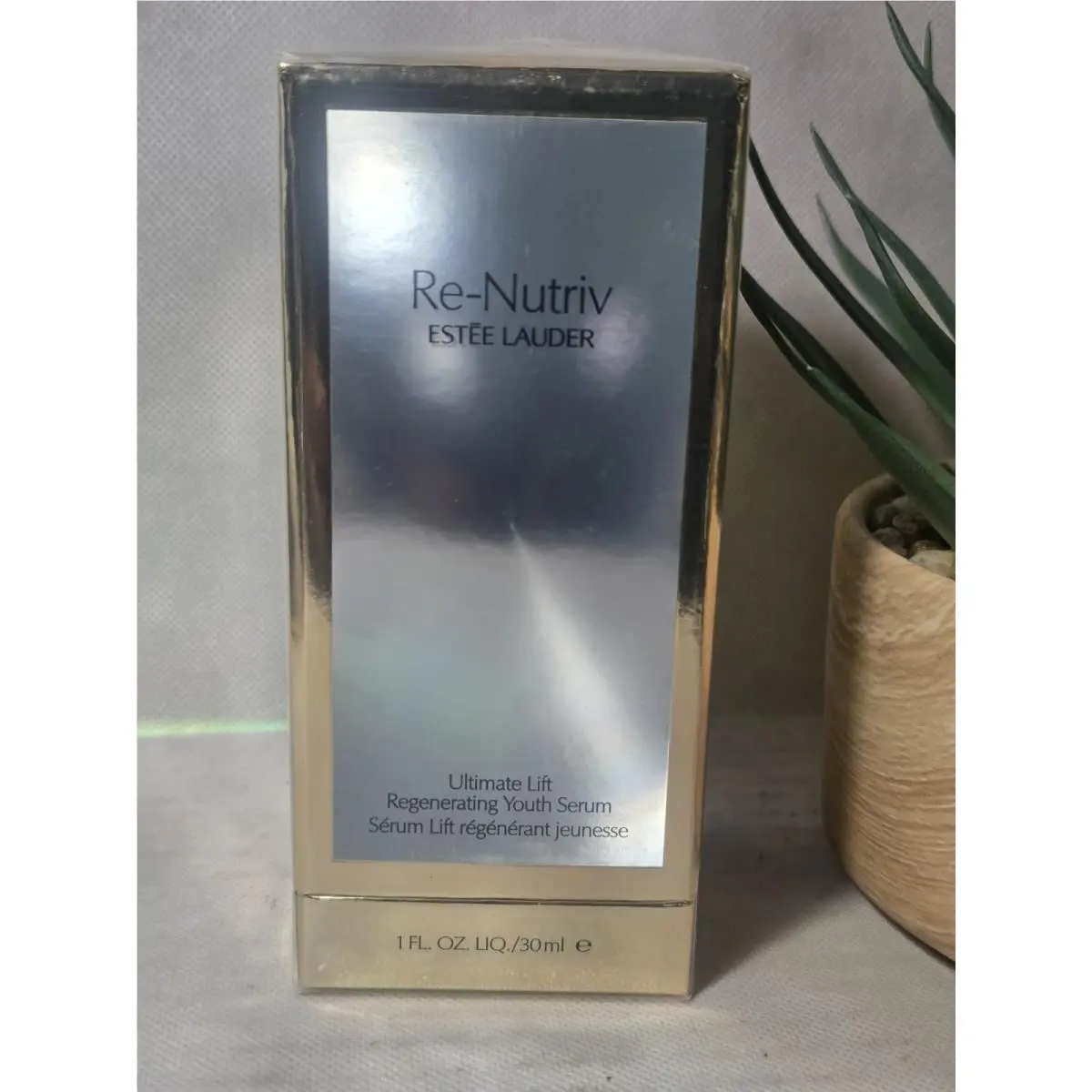 Estée Lauder Re-nutriv Ultimate Lift Regenerating Youth Serum – 1 oz