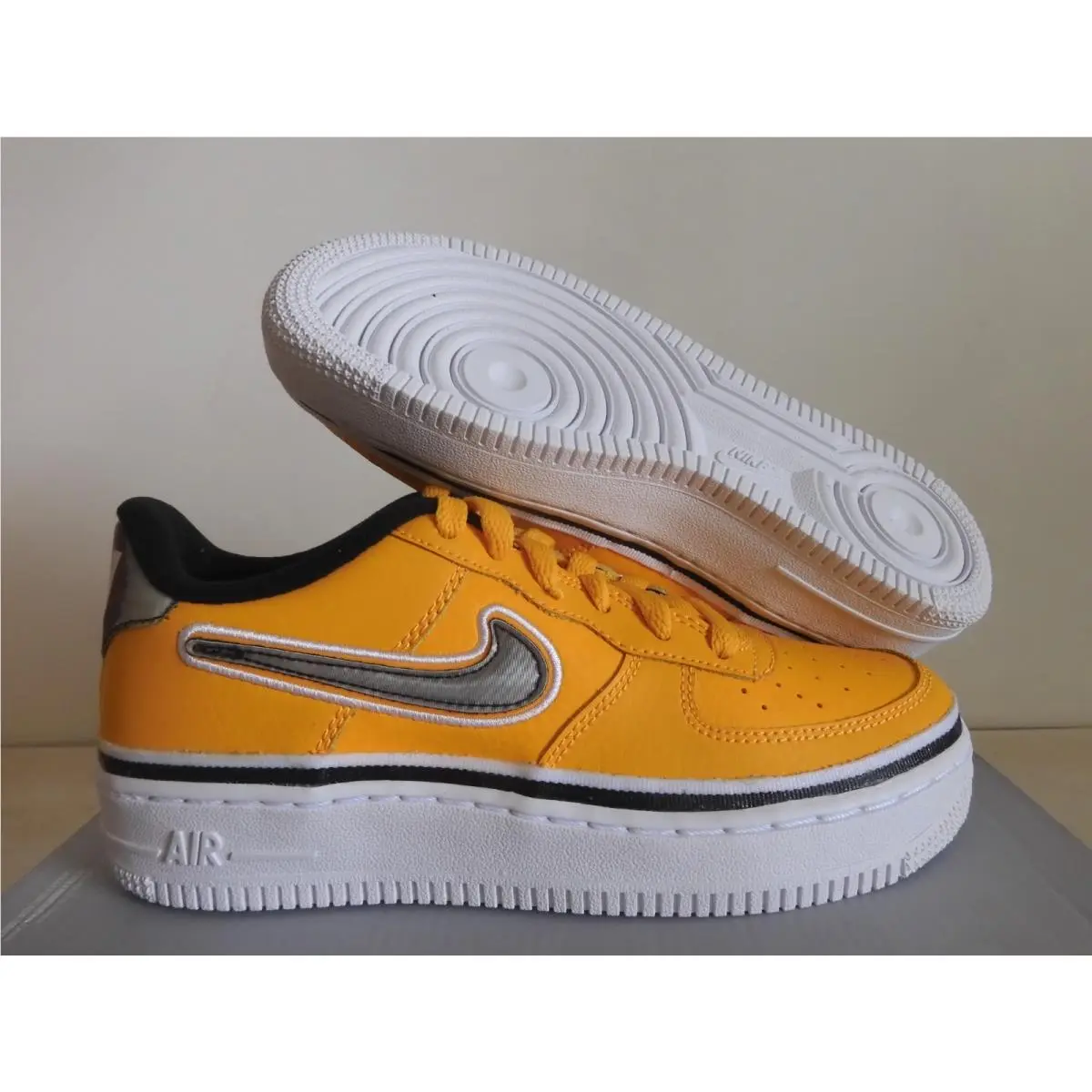 Nike Air Force 1 LV8 Sport GS University Gold-black-white Sz 4Y BV1248-700