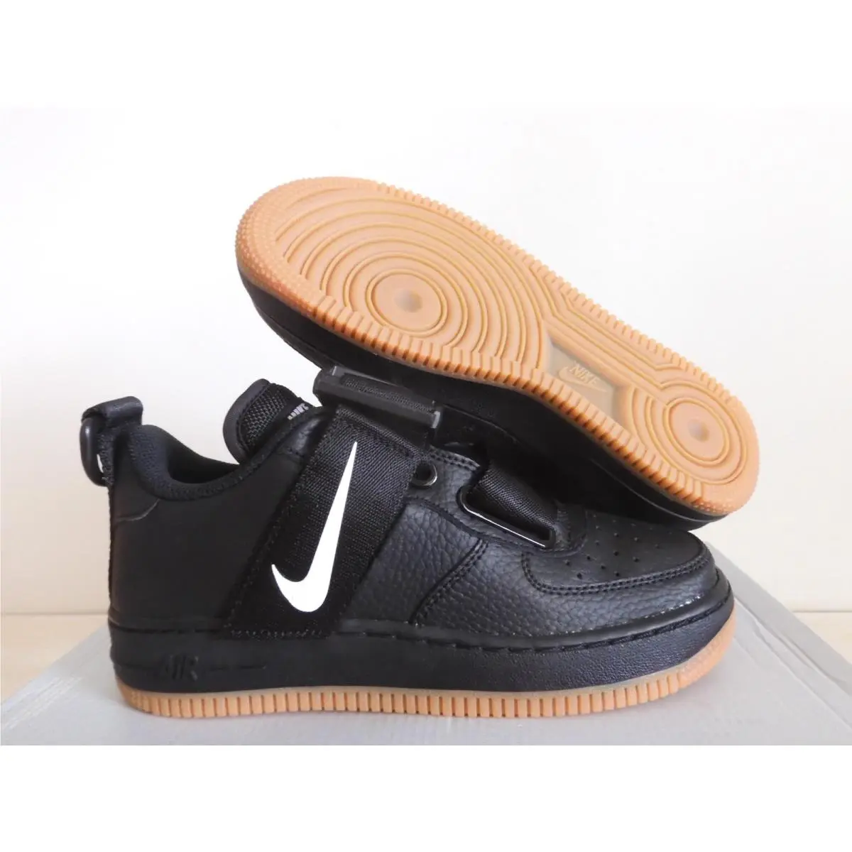 Nike Air Force 1 Utility GS Black-white-gum Med Brown Sz 4Y Rare AJ6601-003