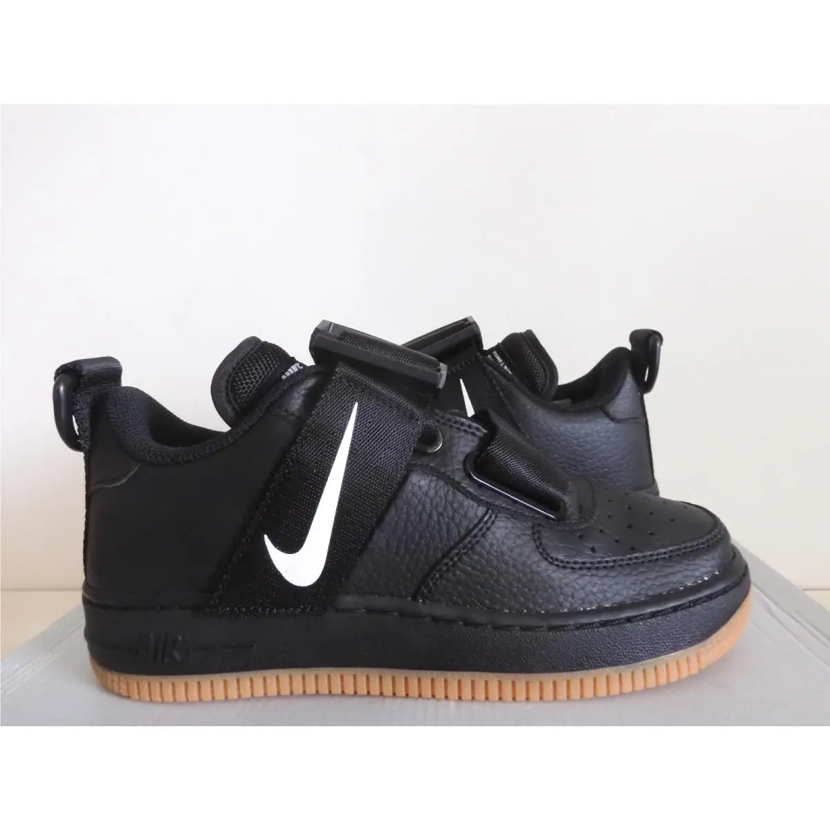 Nike shoes - Nike Air Force 1 Utility - AJ6601 003 - Black (UPC: 640135664748) 0