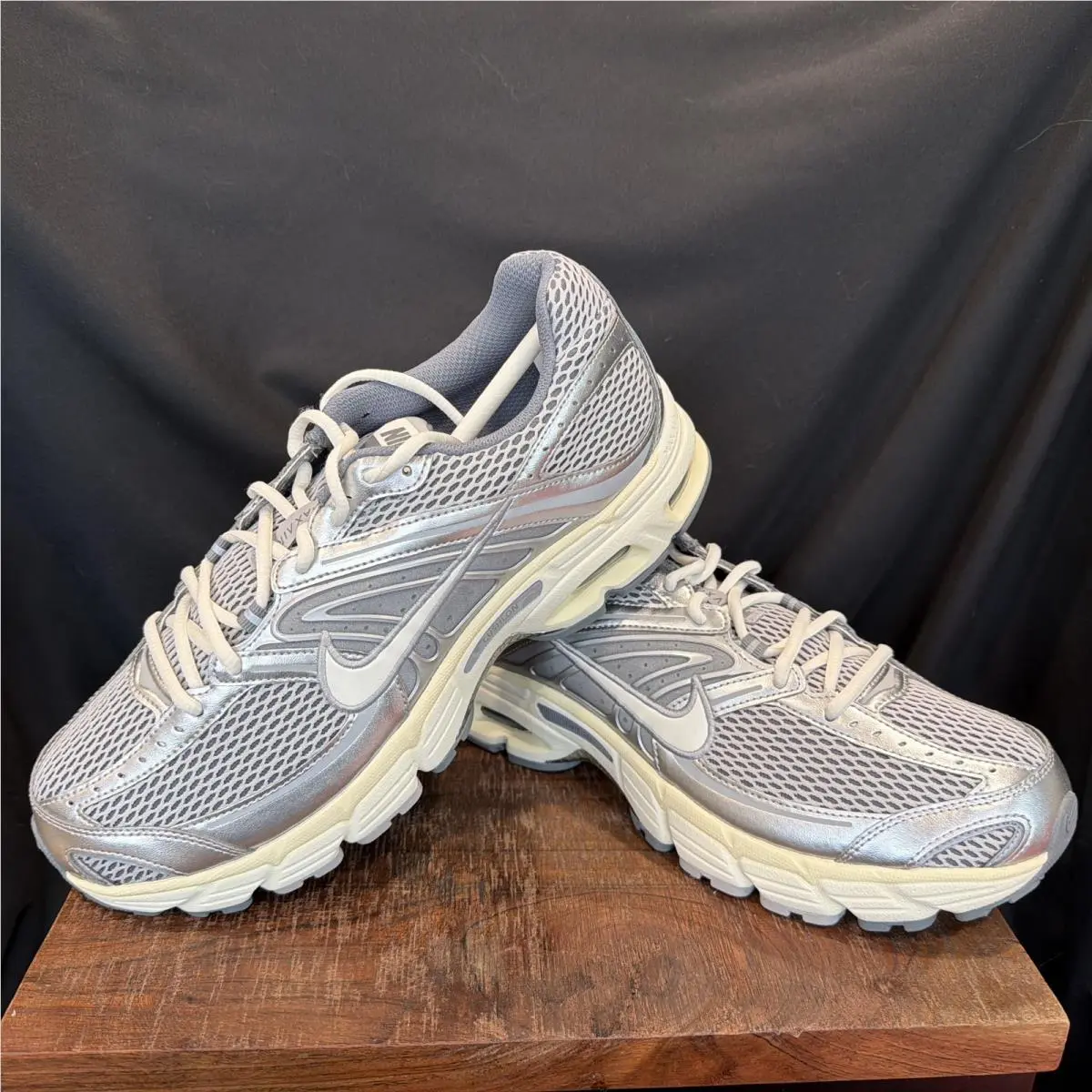 Men Nike Air Max Moto 2K Light Smoke/ Cool Gray IQ7592-077 Size 11.5