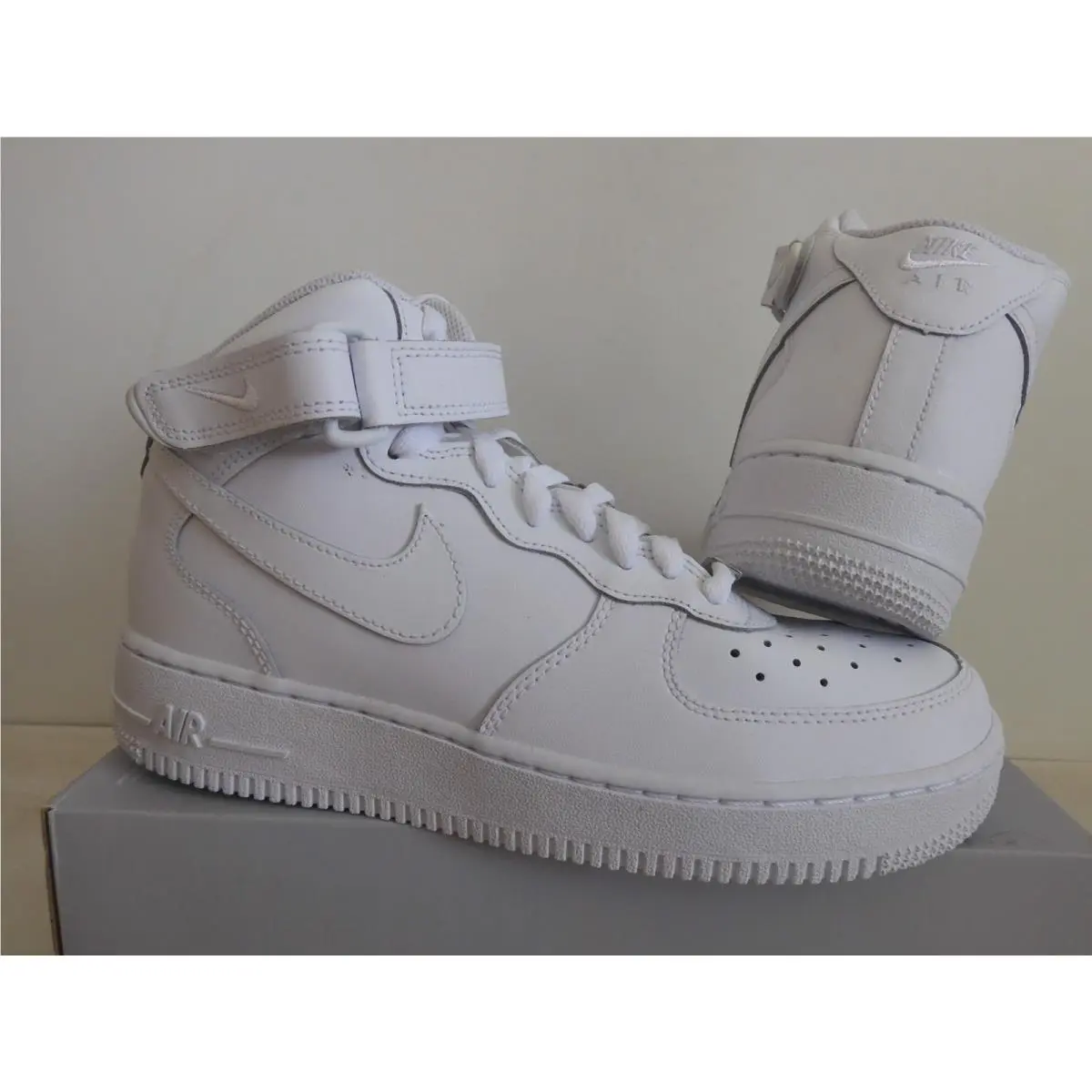 Nike shoes - Nike Air Force 1 Mid - 314195-113 - White (UPC: 826218005800) 1