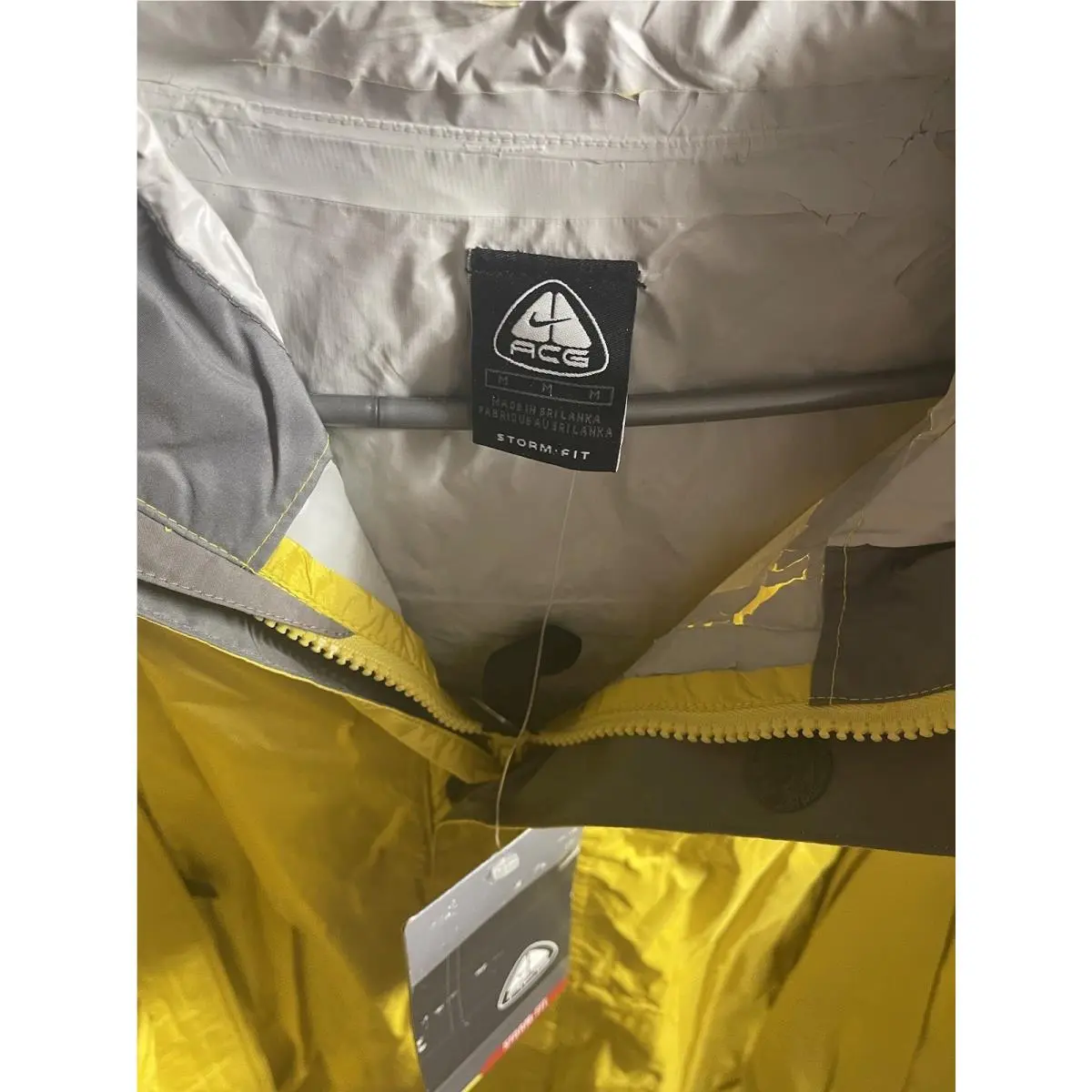 Nike clothing - Nike ACG - ACG - RN 56323 - Yellow 2