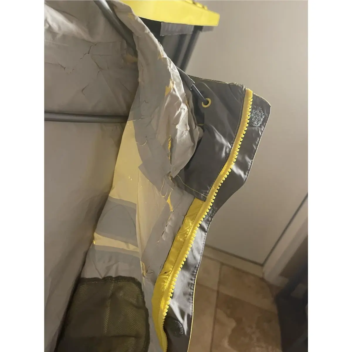 Nike clothing - Nike ACG - ACG - RN 56323 - Yellow 6