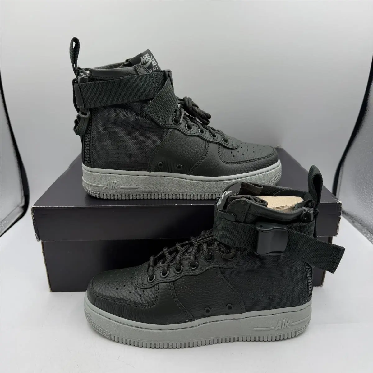 Nike Special Field SF Air Force 1 Mid Shoes Womens 6 Outdoor Green AA3966-300