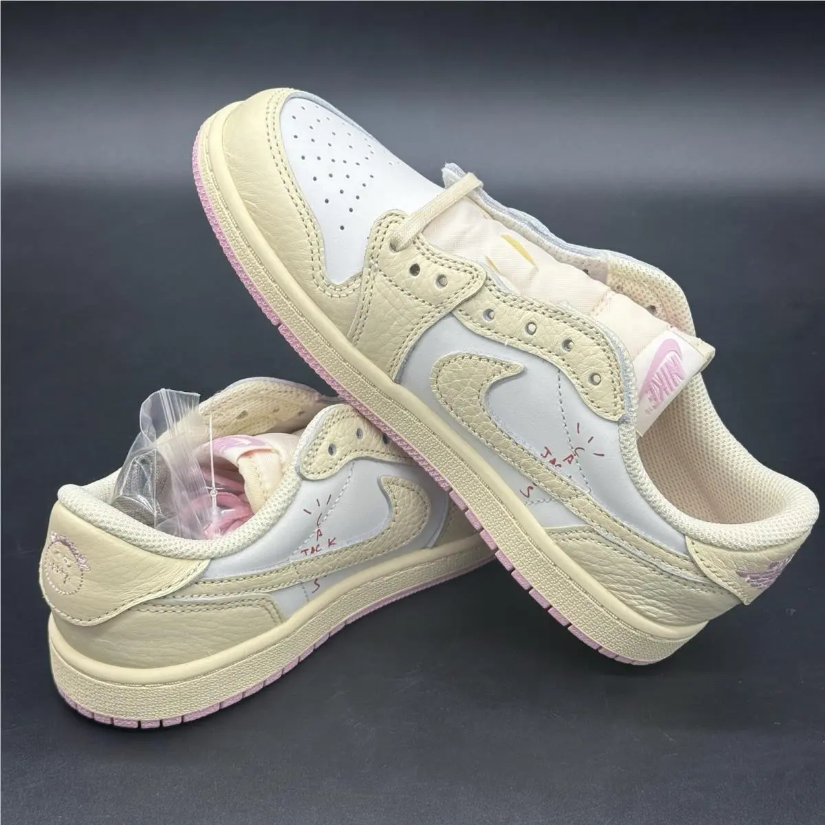 Nike shoes - Jordan 1 Low - Low - IQ7605-100 - Pink 4