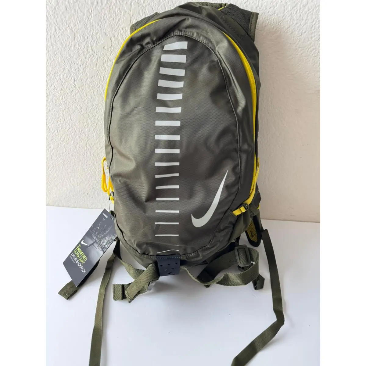 Nike Engineered Ultra Light Large Backpack 15L Running Unisex Green Rare
