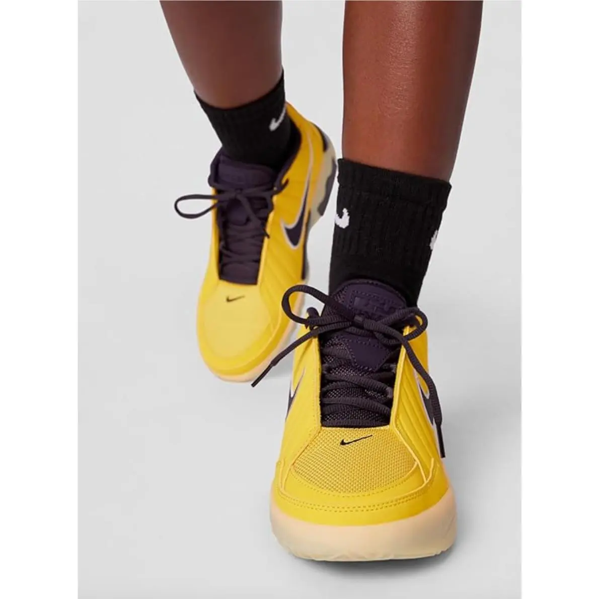 Nike shoes - amarillo/cave purple (UPC: 198483537868) 1