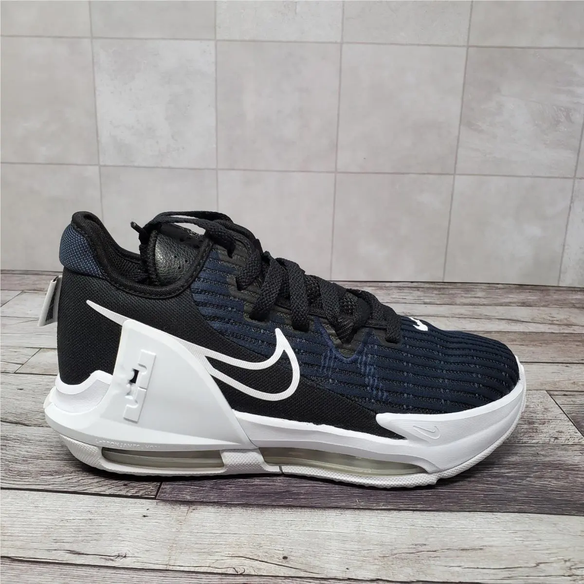 Nike shoes - Nike LeBron Witness VI - LeBron Witness - Black 2