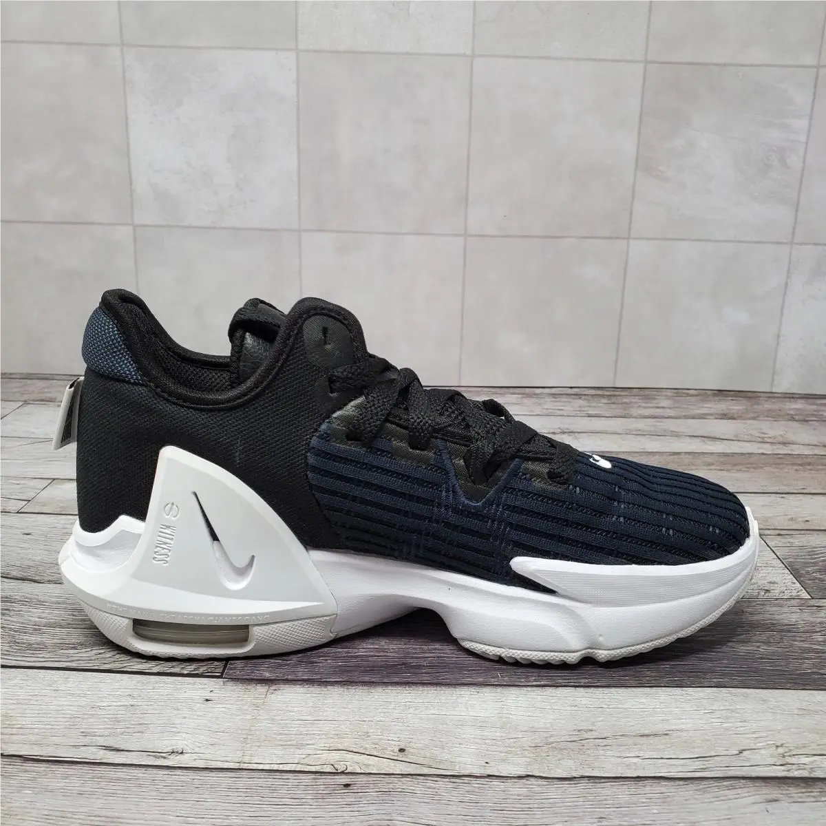 Nike shoes - Nike LeBron Witness VI - LeBron Witness - Black 4