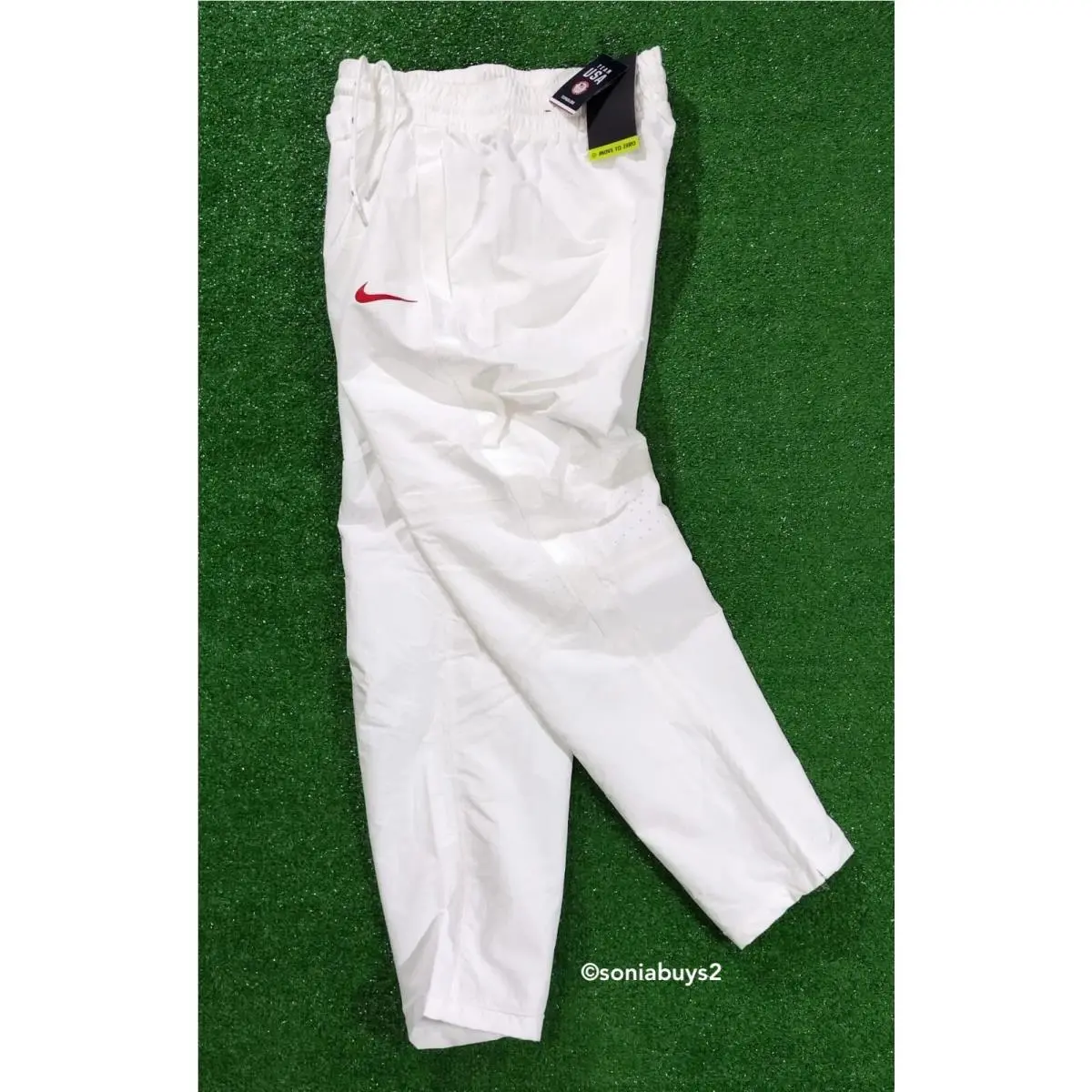 Nike clothing - White 1