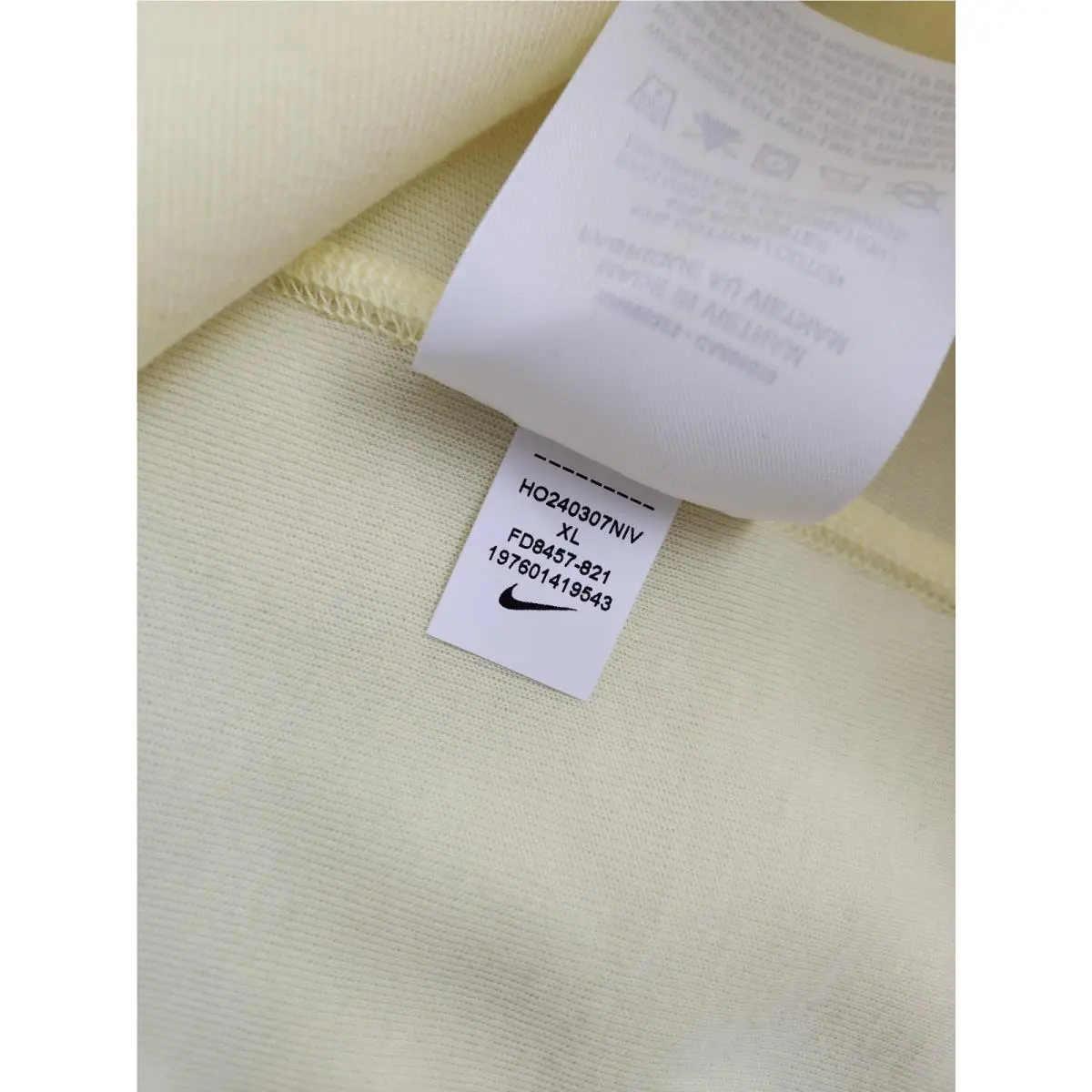 Nike clothing - Citron Tint Vivid Sulfur 9