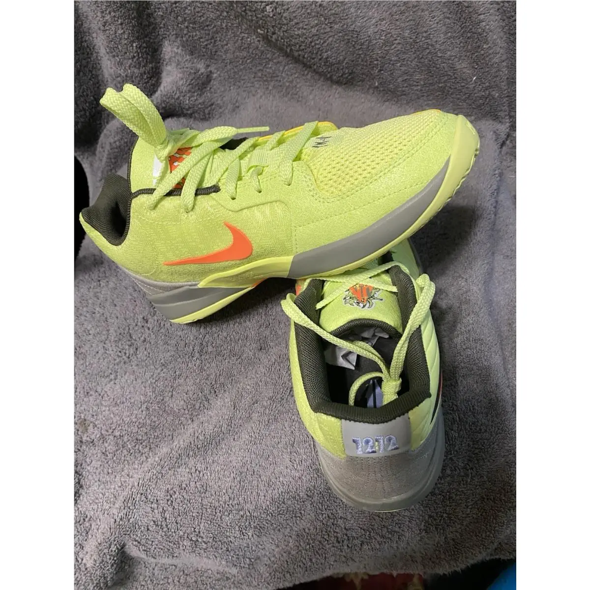 Nike shoes - Yellow 3