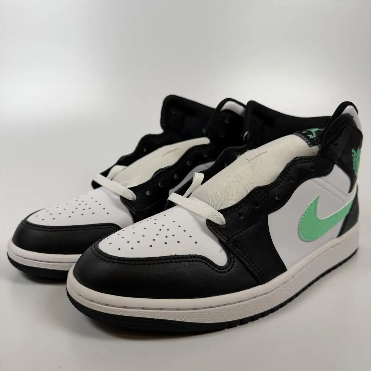 Nike Air Jordan 1 Mid Green Glow White Black DQ8426-103 Mens Size 9 Sneakers