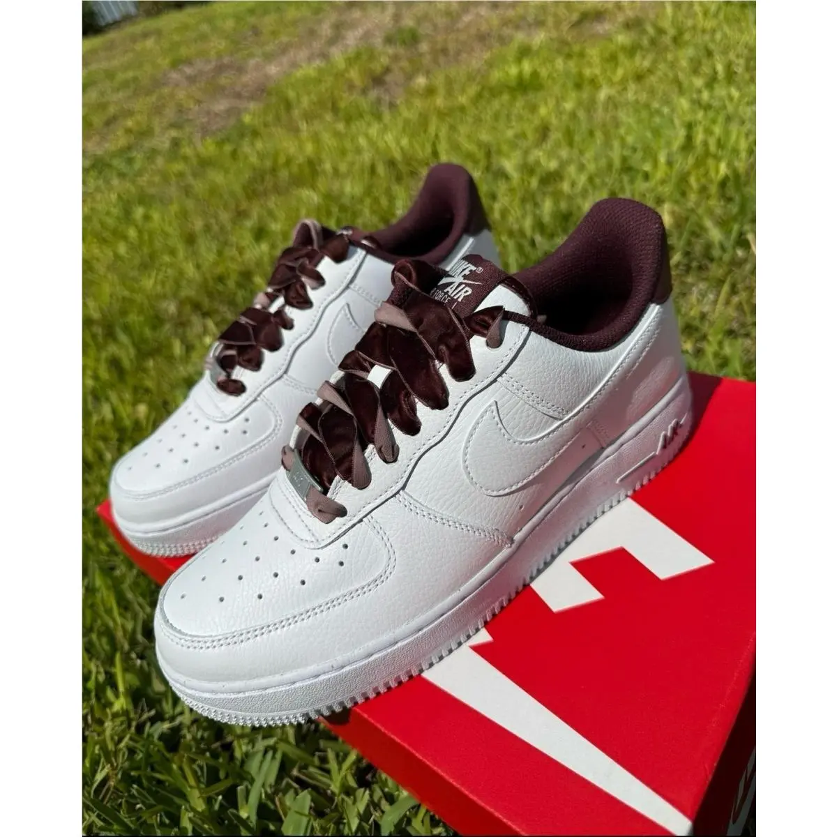 8.5 Women`s Nike Air Force One AF1 07 Vintage White Burgundy HV4403-600