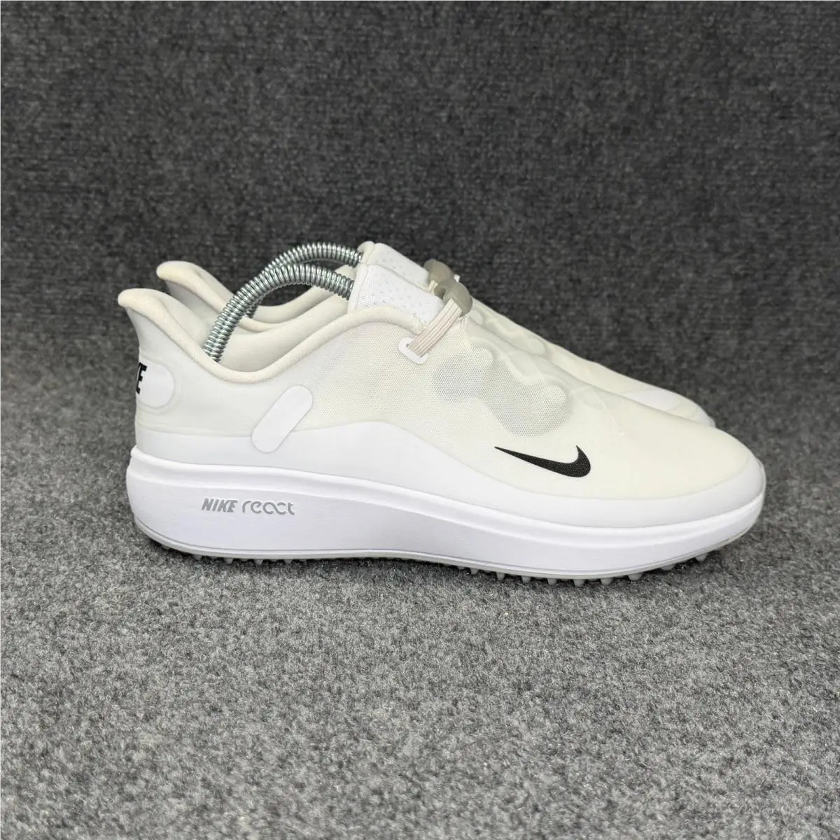 Nike React Ace Tour Golf Shoes Womens 9.5 White Black Athletic Spikeless Sneaker