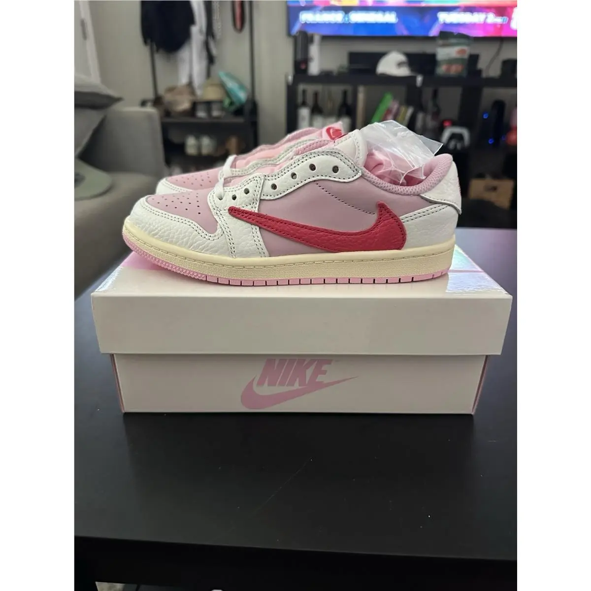 Nike Jordan Jordan 1 Low Travis Scott Tropical Pink 2.5Y DS