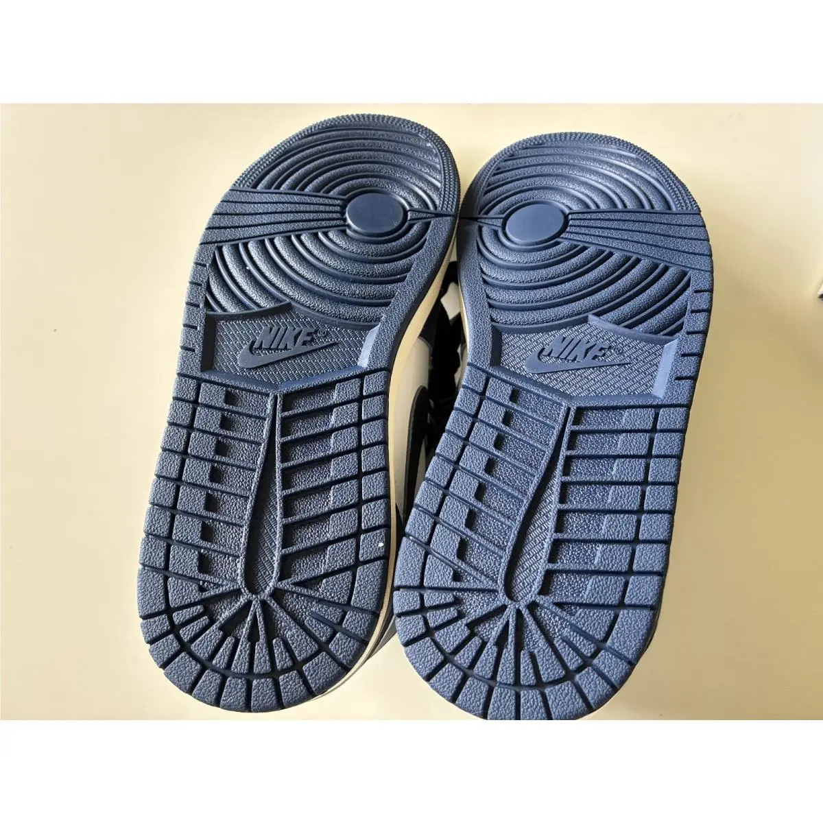 Nike shoes - Midnight Navy (UPC: 197597033136) 4