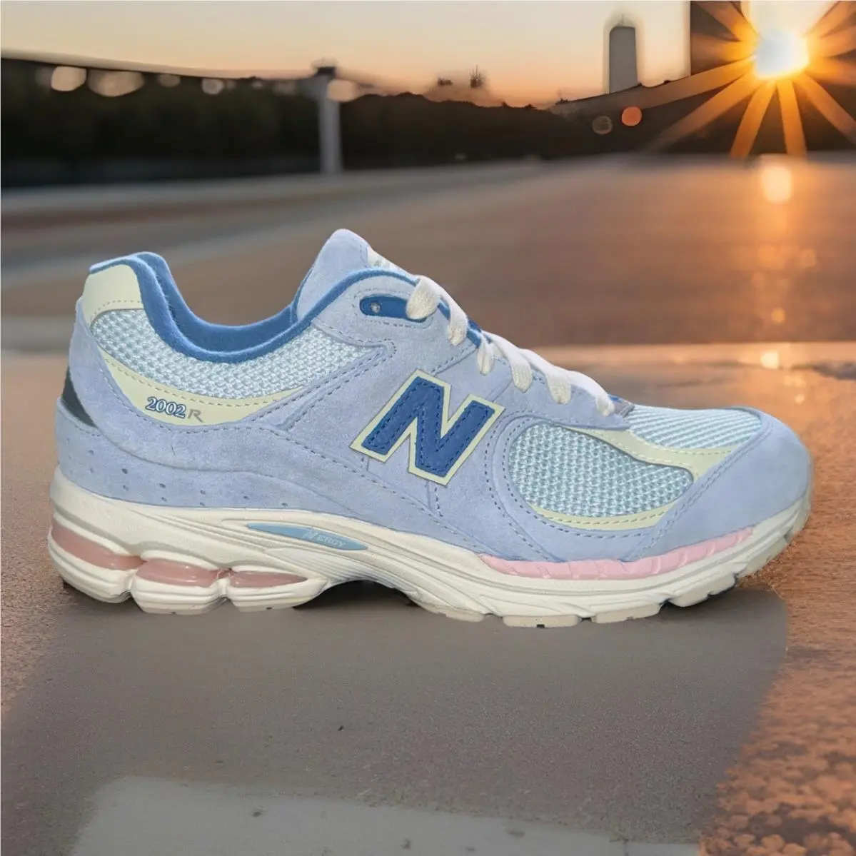 Nike New Balance 2002R Men`s Size 8.5 Balance 2002R Blue Pink U2002RFA Women`s Size 10