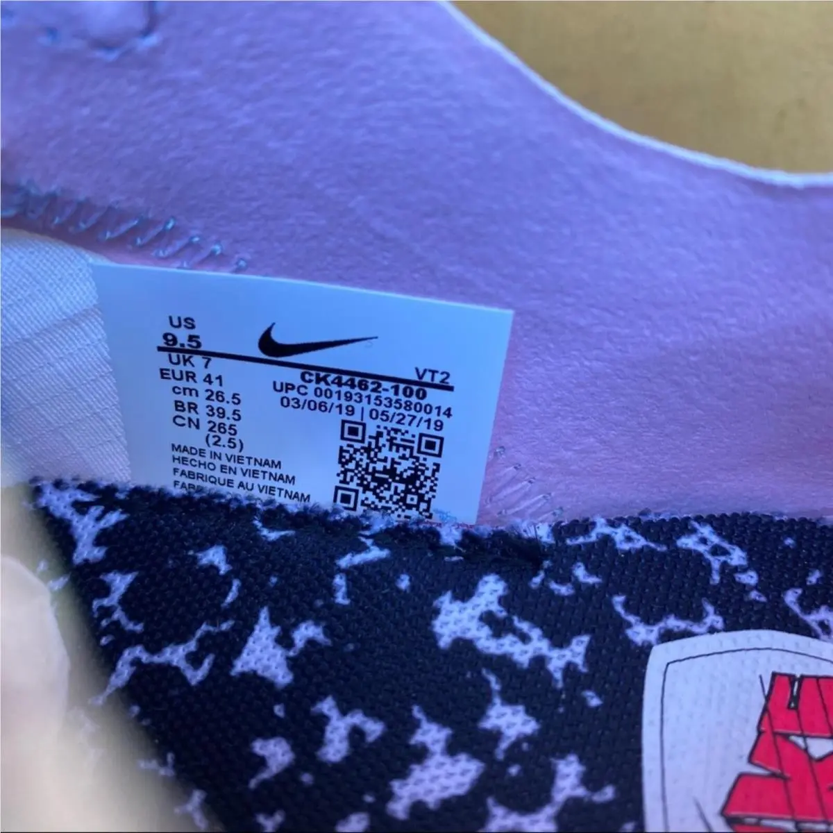 Nike shoes - White 3