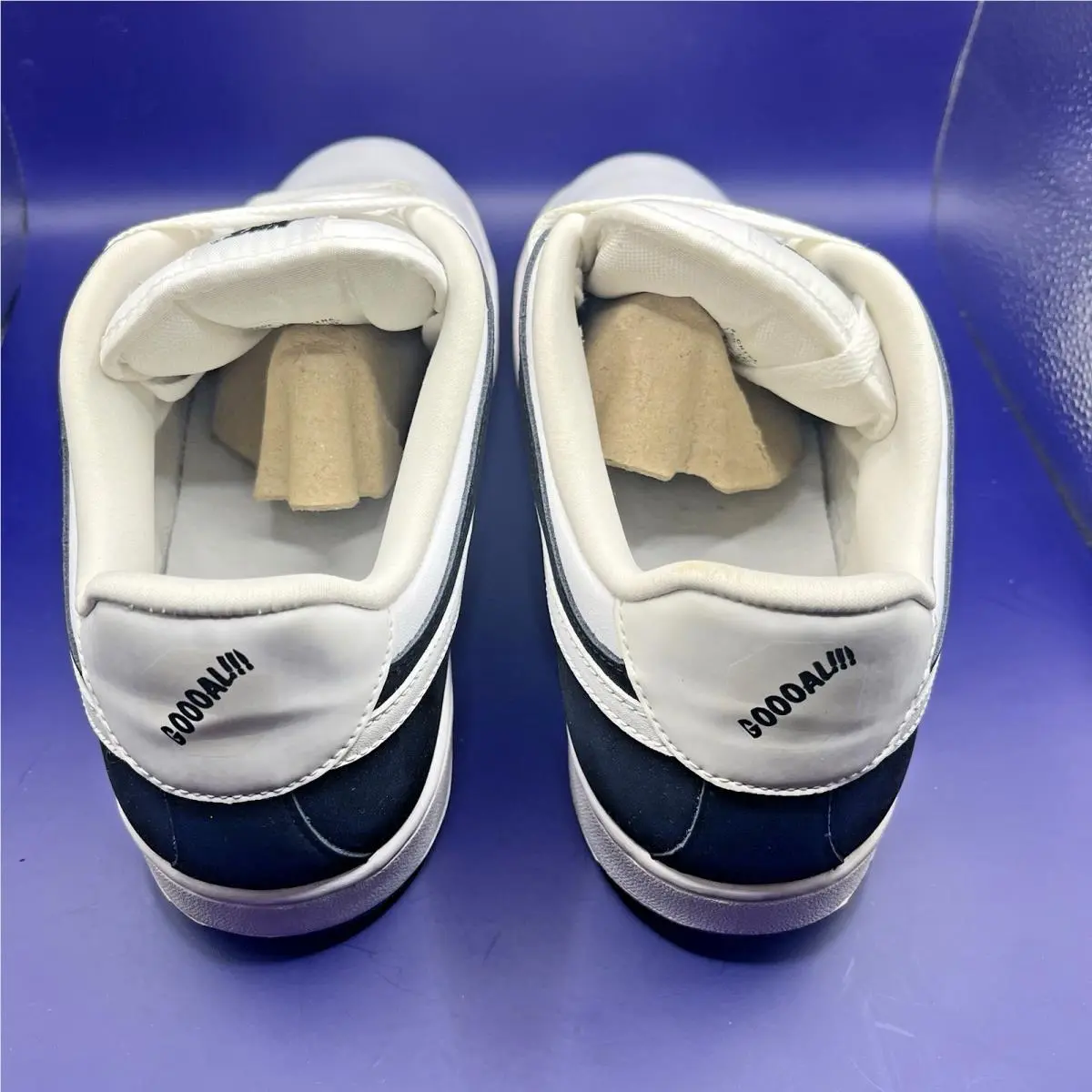 Nike shoes - White 2