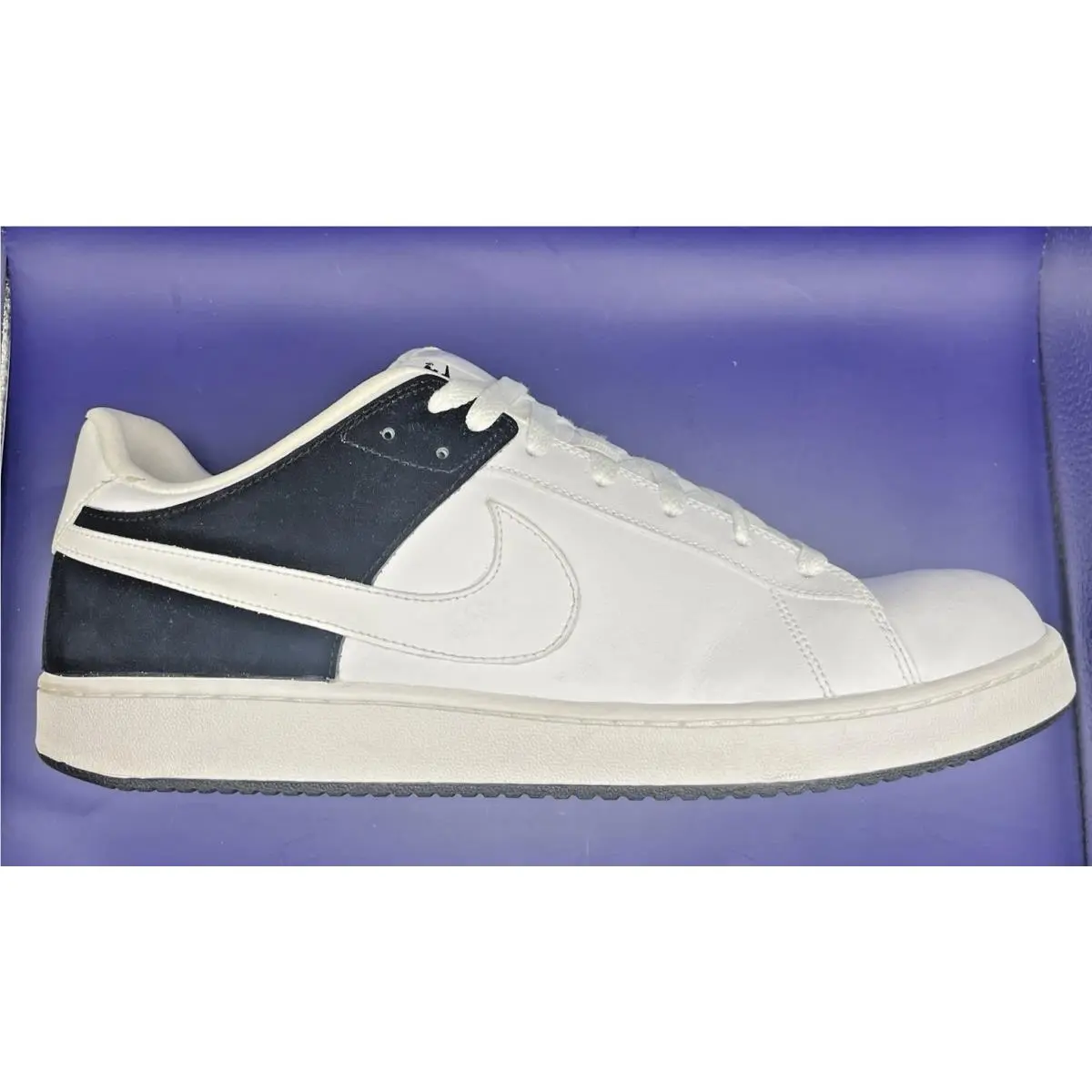Nike shoes - White 4