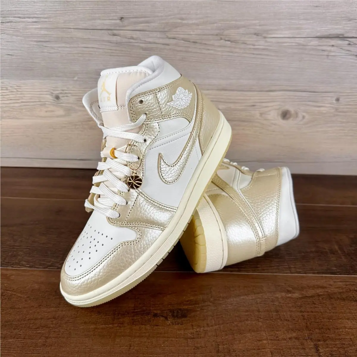 Jordan 1 Mid SE Womens Size 8.5 Sail Pale Ivory Team Gold HV5159 100 by Nike