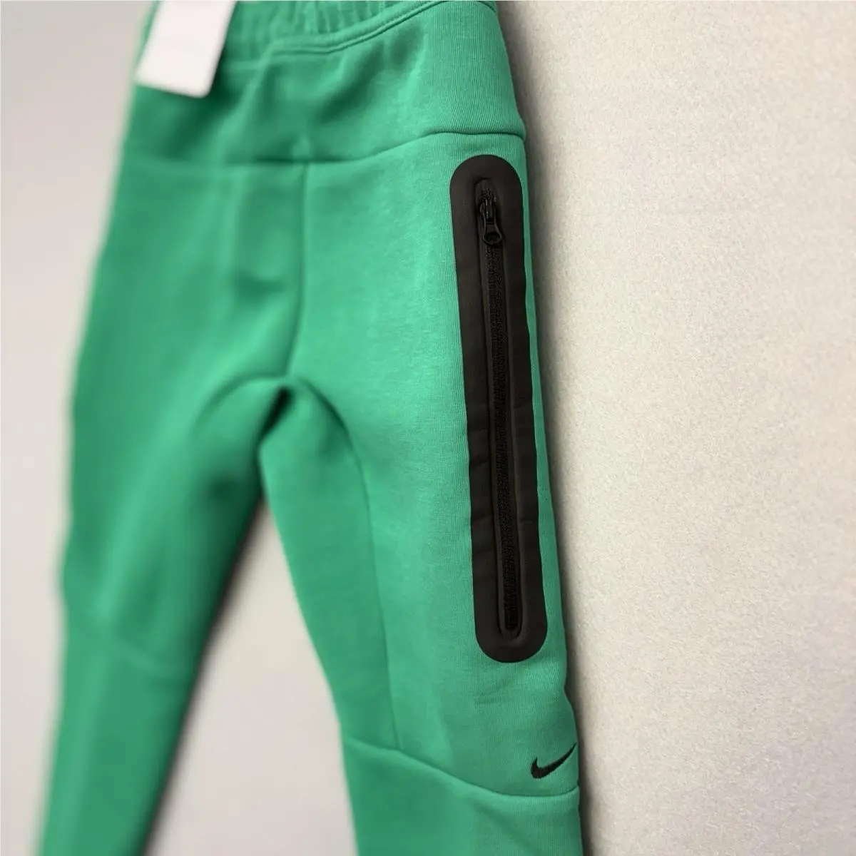 Nike clothing - Green 11