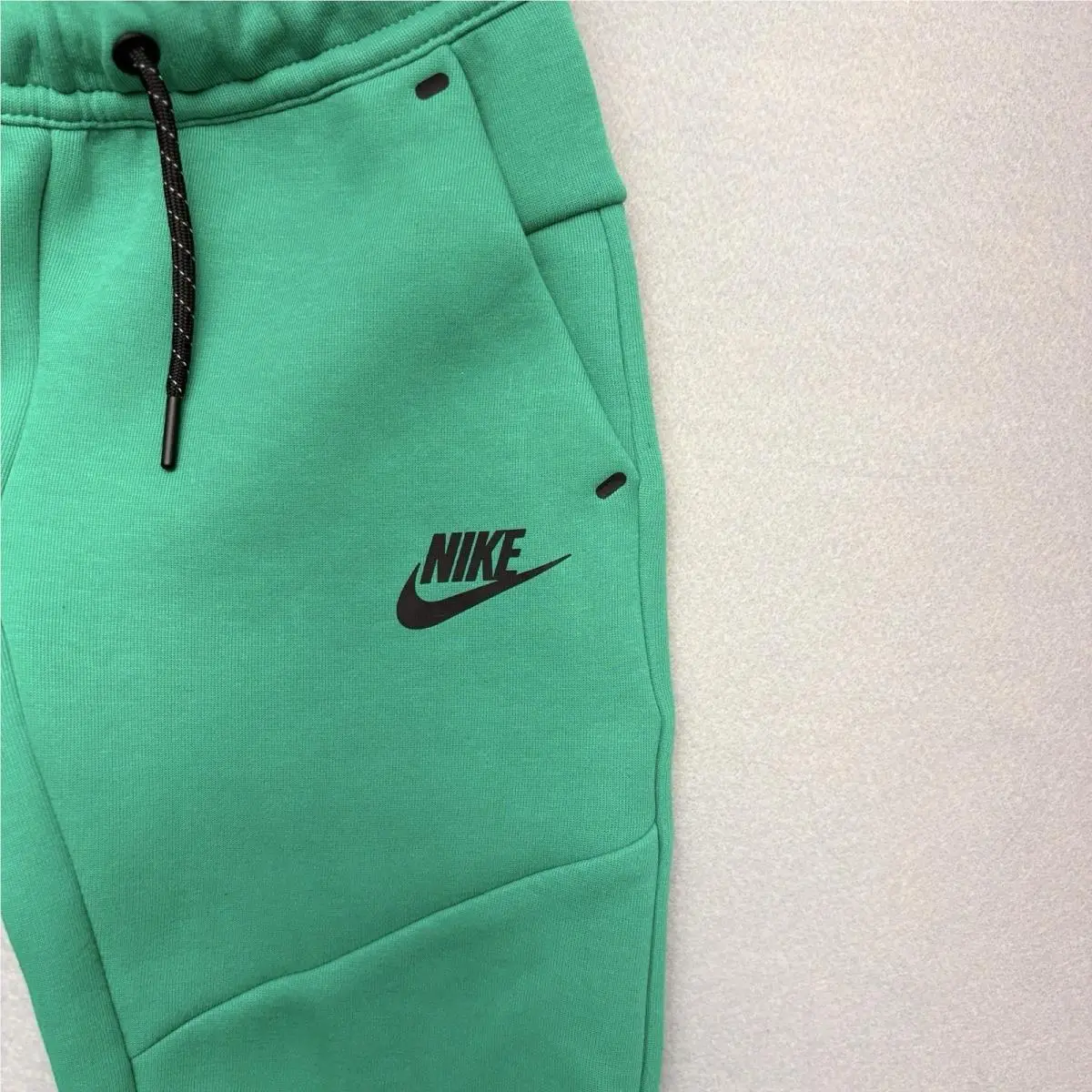 Nike clothing - Green 4