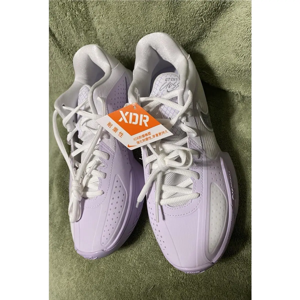 Nike GT Cut Cross Size 7 Men’s 8.5 Womens