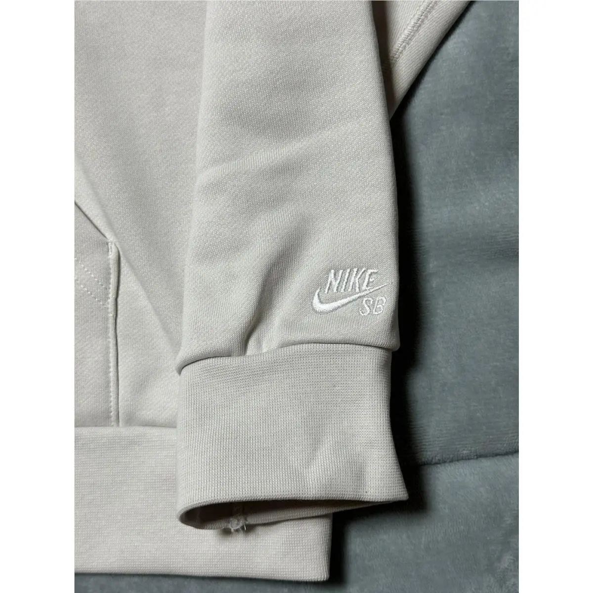 Nike clothing - Light Bone 2