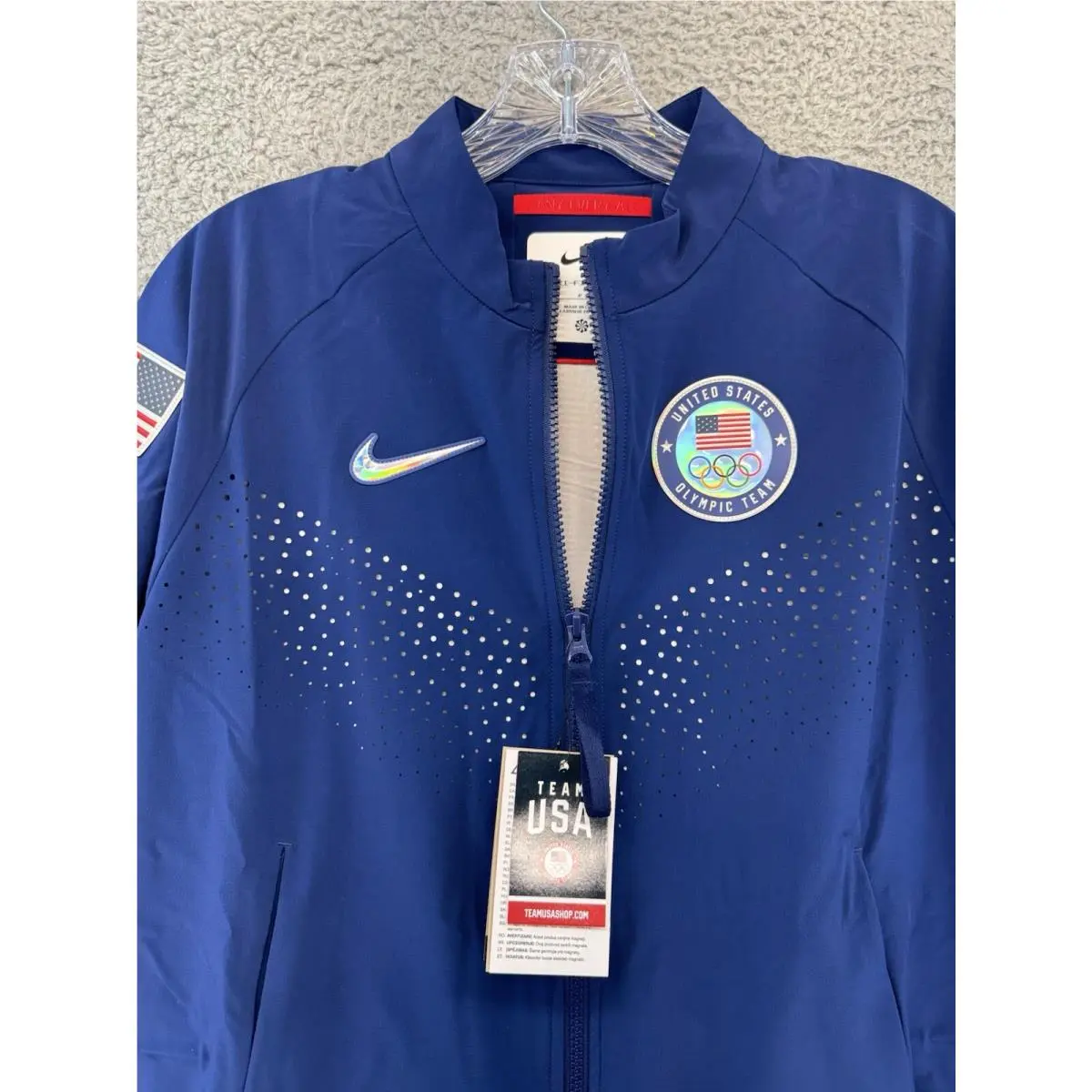 Nike clothing - Blue (UPC: 0197594042490) 0