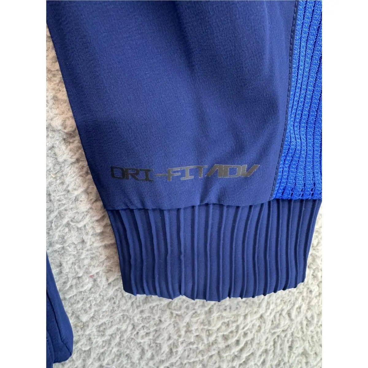 Nike clothing - Blue (UPC: 0197594042490) 6