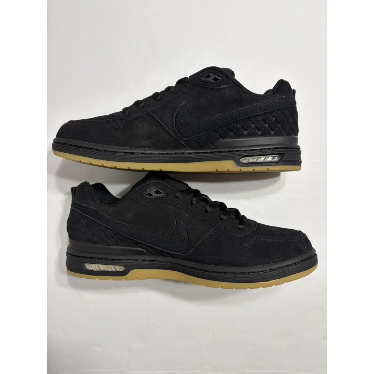 Nike shoes - Nike SB - IQ6827-001 - Black, Gum 4