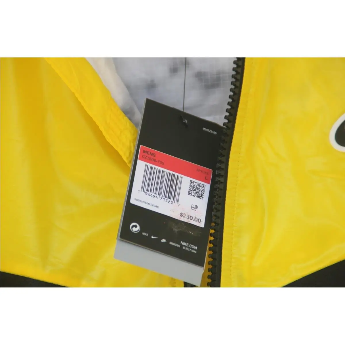 Nike clothing - Nike Tech Pack Windrunner - Tech Pack Windrunner - Yellow 3