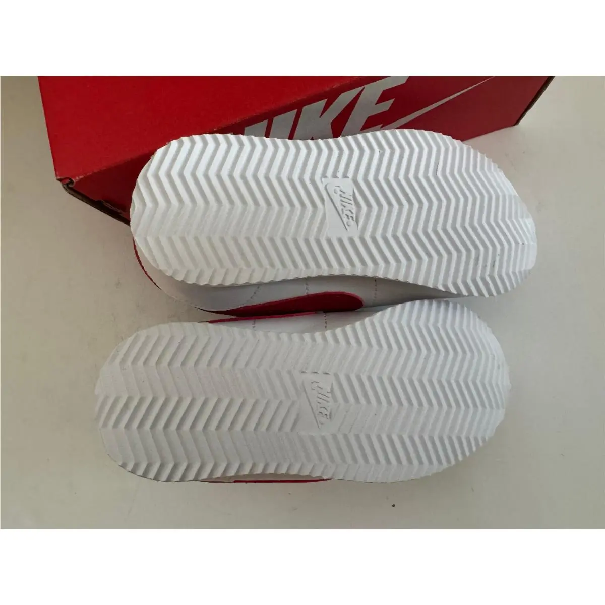 Nike shoes - Nike Classic Cortez - Classic Cortez - White (UPC: 884751386374) 3