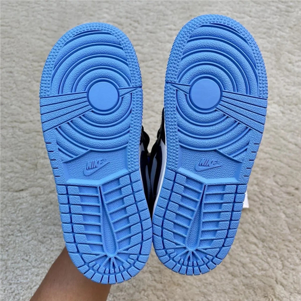 Nike shoes - Air Jordan 1 - Air - Blue (UPC: 196608239451) 2